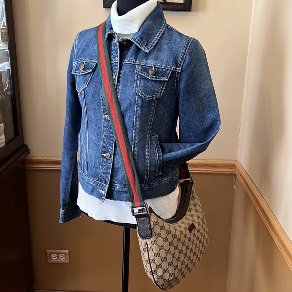 Gucci Beige GG Supreme Crossbody Bag with Red & Green Web Strap